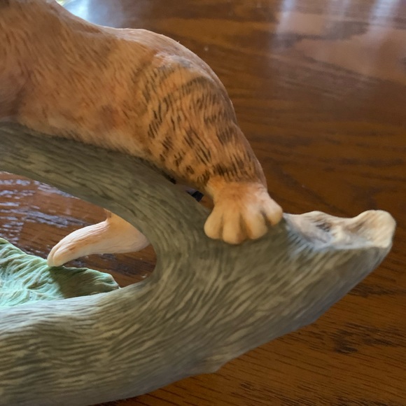 CAPTIVATED 1985 Franklin Mint Fine Porcelain Bobcat W/Butterfly Figurine Vintage - Picture 7 of 9